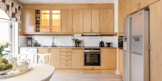 Apartamento luminoso en gotemburgo Muebles haya y blanco